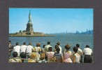 NEW YORK - THE STATUE OF LIBERTY - LOCATED ON LIBERTY ISLAND - FROM THE FERRY BOAT - Statue De La Liberté