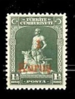 1931 TURKEY 1,5 K SURCHARGED POSTAGE STAMP MH * - Neufs