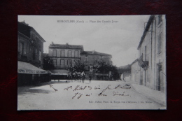 REMOULINS - Place Des Grands Jours - Remoulins