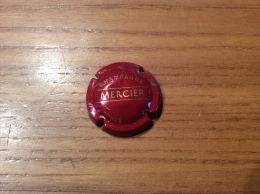 Capsule ** CHAMPAGNE "MERCIER FONDÉ EN 1858" (doré Sur Fond Bordeau) - Mercier