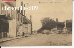 Carte Postale   :  Hery - La Place Du Monument - Hery