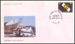 APPLE SATELLITE, First Day Cover, India, 1982, Satellite, Space, Apple, Science, Research, Communication, Dish Antenna. - Azië