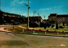 76-LE TRAIT..LES JARDINS,PLACE DE LA MAIRIE...CPM - Le Trait