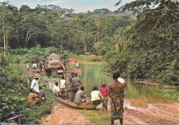 LE GABON D'HIER - La Traversée De La N'Gounie En Saison De Pluies - ENCH2000 - - Gabon