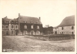 FLORENNES (5620) : Ferme Du Château. CPSM. - Florennes