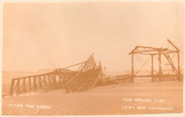 Postcard - Morecambe West End Pier - Broken After The Storm, Lancashire. 37 - Otros