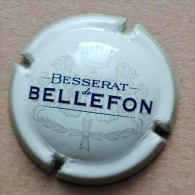 Capsule De Champagne -  Besserat  De Bellfon   Contour Vert Clair - Möt Et Chandon