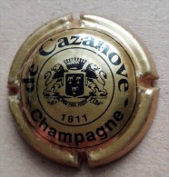 Capsule De Champagne - De Cazanove - N°6 - Or Jaune , Petit Ecusson - Moet Et Chandon