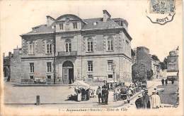 Avranches    50    Hôtel De Ville. Place Littré. Marché - Avranches