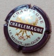 Capsule De Champagne -  Charlemagne Guy  - N°7 - 8 - Contour Marron - Möt Et Chandon