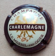 Capsule De Champagne -  Charlemagne Guy  - N°7 - 8 - Contour Marron - Möt Et Chandon