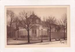 PARIS XX° : Quartier De Charonne : Le Pavillon XVIII° Siècle De L'Hospice Debrousse - Paris (20)