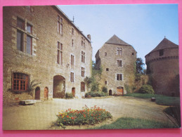 LASSAY - Cour Intérieure Du Château - Lassay Les Chateaux