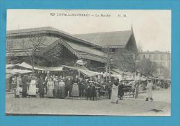 CPA 925 - Marchands Ambulants Marché LEVALLOIS-PERRET 92 - Levallois Perret