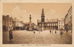 BAVAY - Place De L'Hôtel De Ville - Bavay