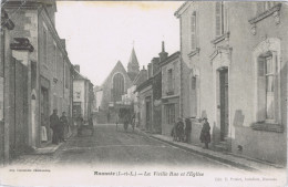 37 - Monnaie (Indre Et Loire) - La Vieille Rue Et L'Eglise - Monnaie