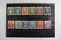 France :Armoiries 12 Timbres Neufs  De 1942 - Collections