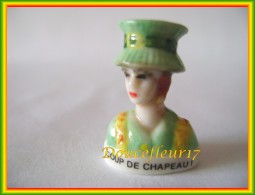 Coup De Chapeau I  Volume...  2 Fèves ..Ref  AFF :  68-1998 ...(1pan 0016) - Personen