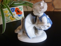 PORCELAINE De SAXE THURINGE GDR - Petite Fille, Oie, Parapluie - No Copenhague - Autres & Non Classés