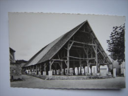 Méreville , Les Halles, C P Photo 14X9 - Mereville