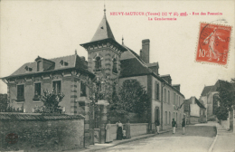 89 NEUVY SAUTOUR / Rue Des Pressoirs, La Gendarmerie / - Neuvy Sautour