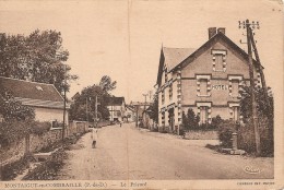 Puy De Dôme  :  Montaigut En Combraille    Le Prieuré ( Hotel )  Réf 385 - Montaigut