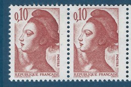 [11] Variété : N° 2179 10c Type Liberté Ombre Du Bonnet Phrygien Brun Foncé Au Lieu De Brun-rouge Tenant à Normal ** - Unused Stamps