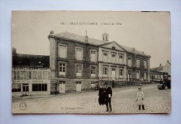 80 -   BRAY-SUR-SOMME - L'hôtel De Ville - Animation - Bray Sur Somme