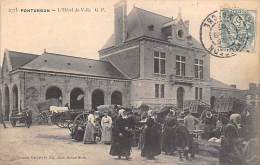 Pontorson     50      Hôtel De Ville Et Le Marché - Pontorson