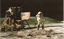 Apollo 16 Mission To Moon Astronaut John Young On Moon C1970s Vintage Postcard - Spazio