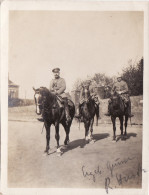 Photo 1915 COMBLES - Officiers Allemands Devant L'entrée Du Château (A125, Ww1, Wk 1) - Combles