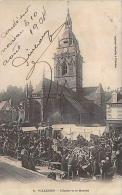 Villedieu Les Poêles    50     L'Eglise Et Le Marché - Villedieu