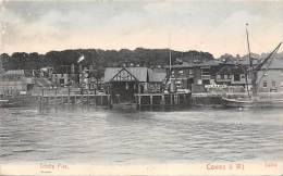 Angleterre        Isle Of Wight   Cowes. Trinity Pier - Cowes