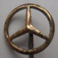 MERCEDES BENZ , PIN BADGE P1 - Mercedes