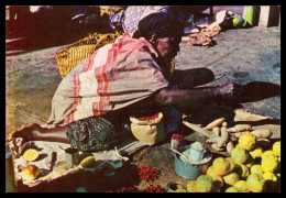 LUANDA - FEIRAS E MERCADOS -Quitandeira Em Mercado Típico(Ed. Hotel Katekero Nº 540)carte Postale - Angola