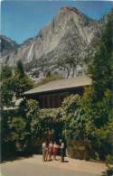 YOSEMITE MUSEUM - Goverrnment Plaza - Yosemite