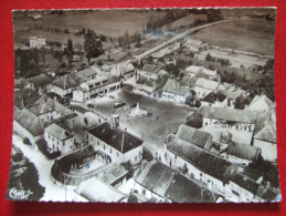 52 - ANDELOT - VUE AERIENNE - PLACE DU CT CANTEREL ( LIBERATEUR D' ANDELOT , 1944 ) ET HOTEL DES VOYAGEURS - - Andelot Blancheville