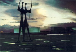 BRASIL, BRASILIA: Monumento, "Os Guerreiros" De Bruno Giorgi, 2 Scans - Brasilia