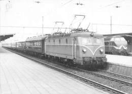 Belgique       Chemin De Fer . Vapeurs Belges (format  14,5x10,5) Locomotive Ligne Amsterdam-Paris A Malines - Altri & Non Classificati