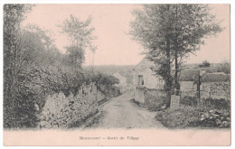 Yvelines 78 - MAURECOURT La Sortie Du Village Avec Vue Sur Le Chemin Et Les Entrées Portail Maison Jardins - Maurecourt