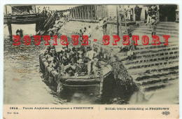 SIERRA LEONE - GUERRE 14 - FORCES ANGLAISES EMBARQUANT à FREETOWN - BRITISH TROOPS EMBARKING At HARBOUR - DOS SCANNE - Sierra Leona