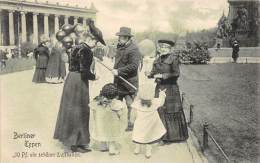 Allemagne    Berlin     Types Ou Petits Métiers    Le Marchand De Ballons - Andere & Zonder Classificatie