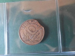 PIECE DE 10 CENTIMES 1963  FAUTEE   *****    A     SAISIR    ****** - Errors & Oddities