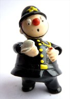 Figurine OUI OUI - PLASTOY 1992 - MR LE GENDARME - Figurines En Plastique