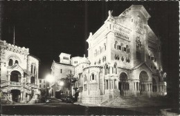 MONACO . ILLUMINATION DE LA CATHEDRALE ET DU PALAIS DE JUSTICE - Kathedraal Van Onze-Lieve-Vrouw Onbevlekt Ontvangen