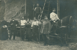 57 FAULQUEMONT / Des Habitants Devant La Grange Et Militaires / TOP BELLE CARTE PHOTO RARE - Faulquemont