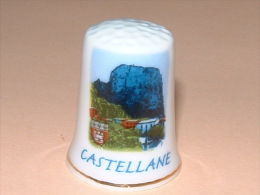 Dé A Coudre En Porcelaine - CASTELLANE - A8 - Fingerhüte