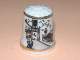 Dé A Coudre En Porcelaine - BREDA - B9 - Thimbles