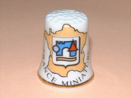 Dé A Coudre En Porcelaine - FRANCE MINIATURE - B11 - Dedales