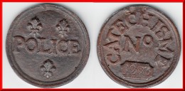 *** MEDAILLE - JETON - PLAQUE - POLICE - CATECHISME N° 1293 - 3 FLEURS DE LYS - BRONZE **** ACHAT IMMEDIAT !!! - Royal / Of Nobility